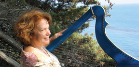 Loring Grean hold Celtic harp